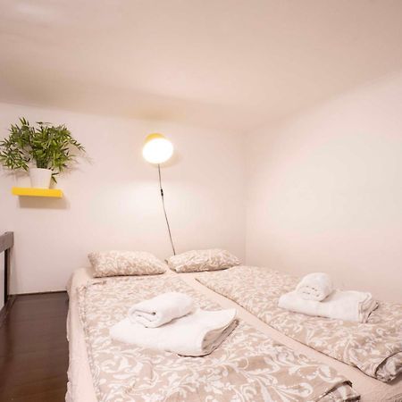 Quiet Cozy Apartment In Party Street E1 Budapeste Exterior foto