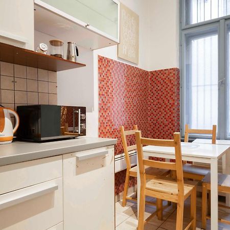Quiet Cozy Apartment In Party Street E1 Budapeste Exterior foto