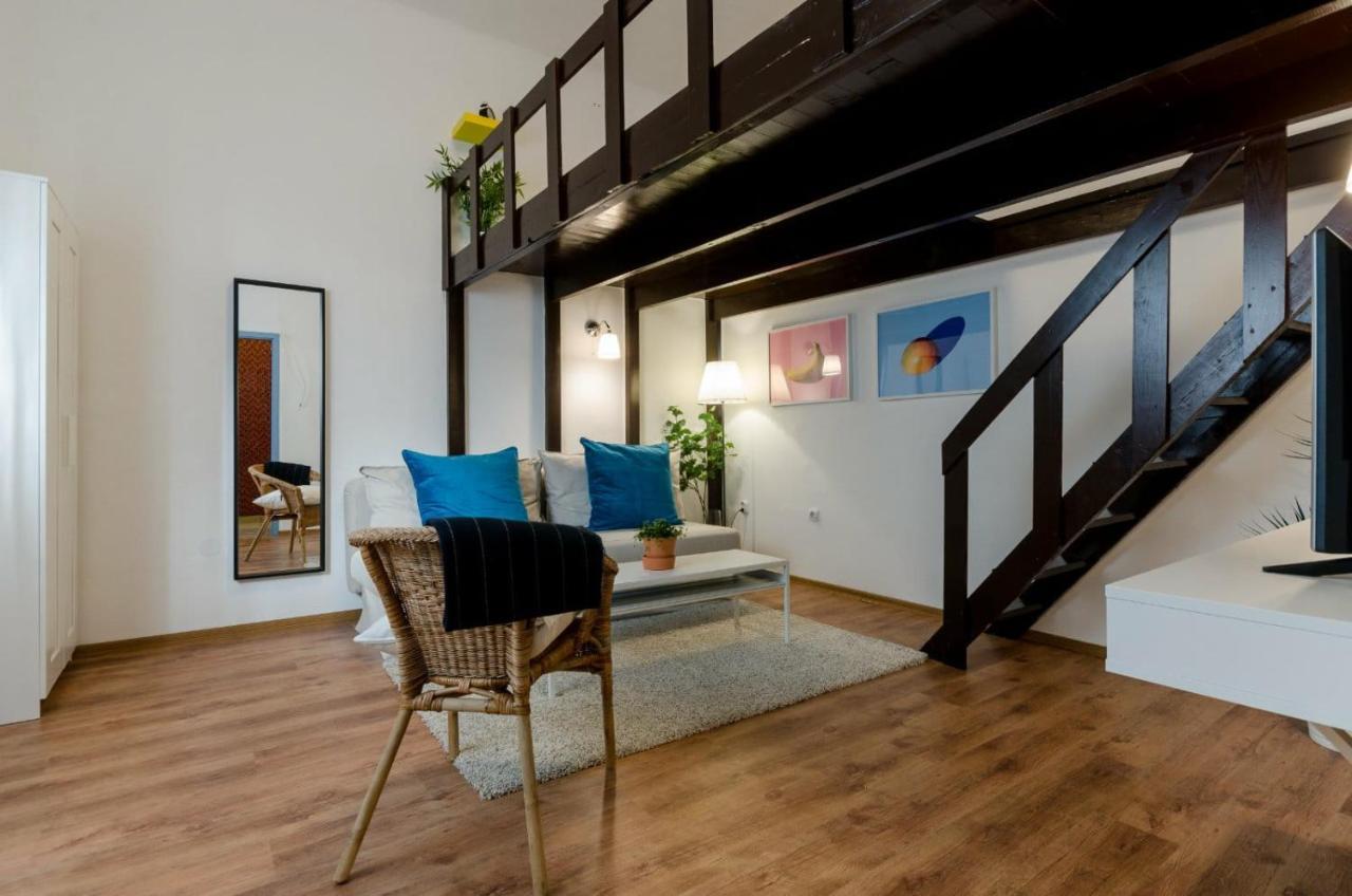 Quiet Cozy Apartment In Party Street E1 Budapeste Exterior foto