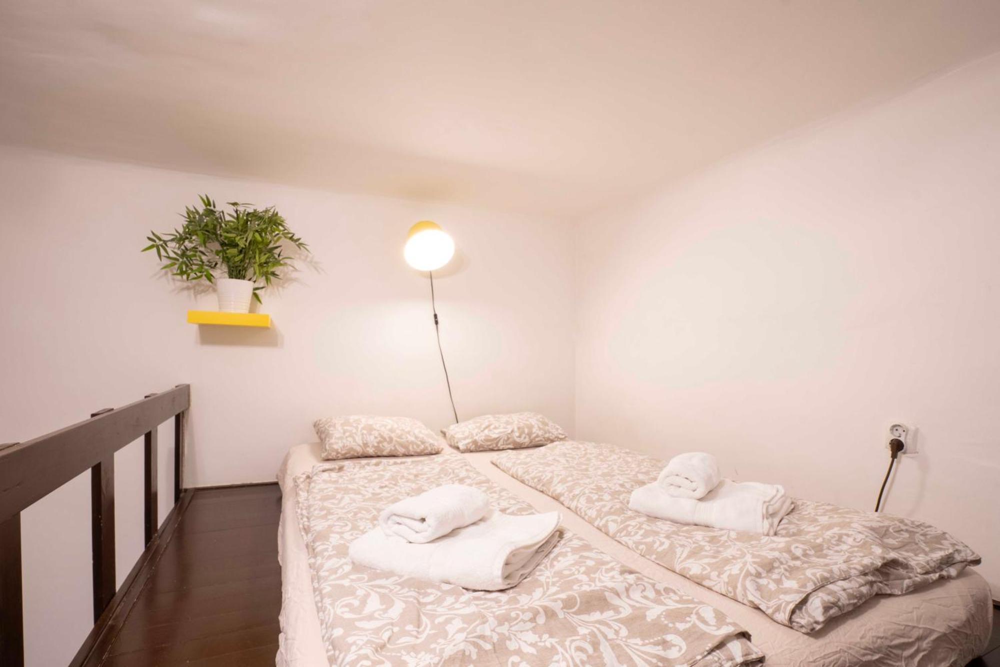 Quiet Cozy Apartment In Party Street E1 Budapeste Exterior foto