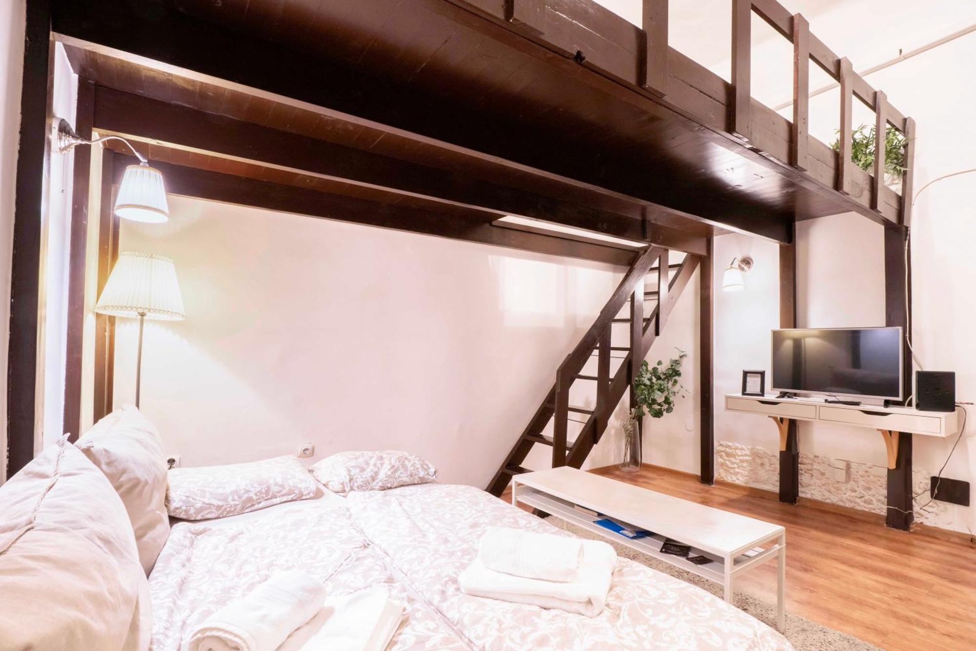 Quiet Cozy Apartment In Party Street E1 Budapeste Exterior foto