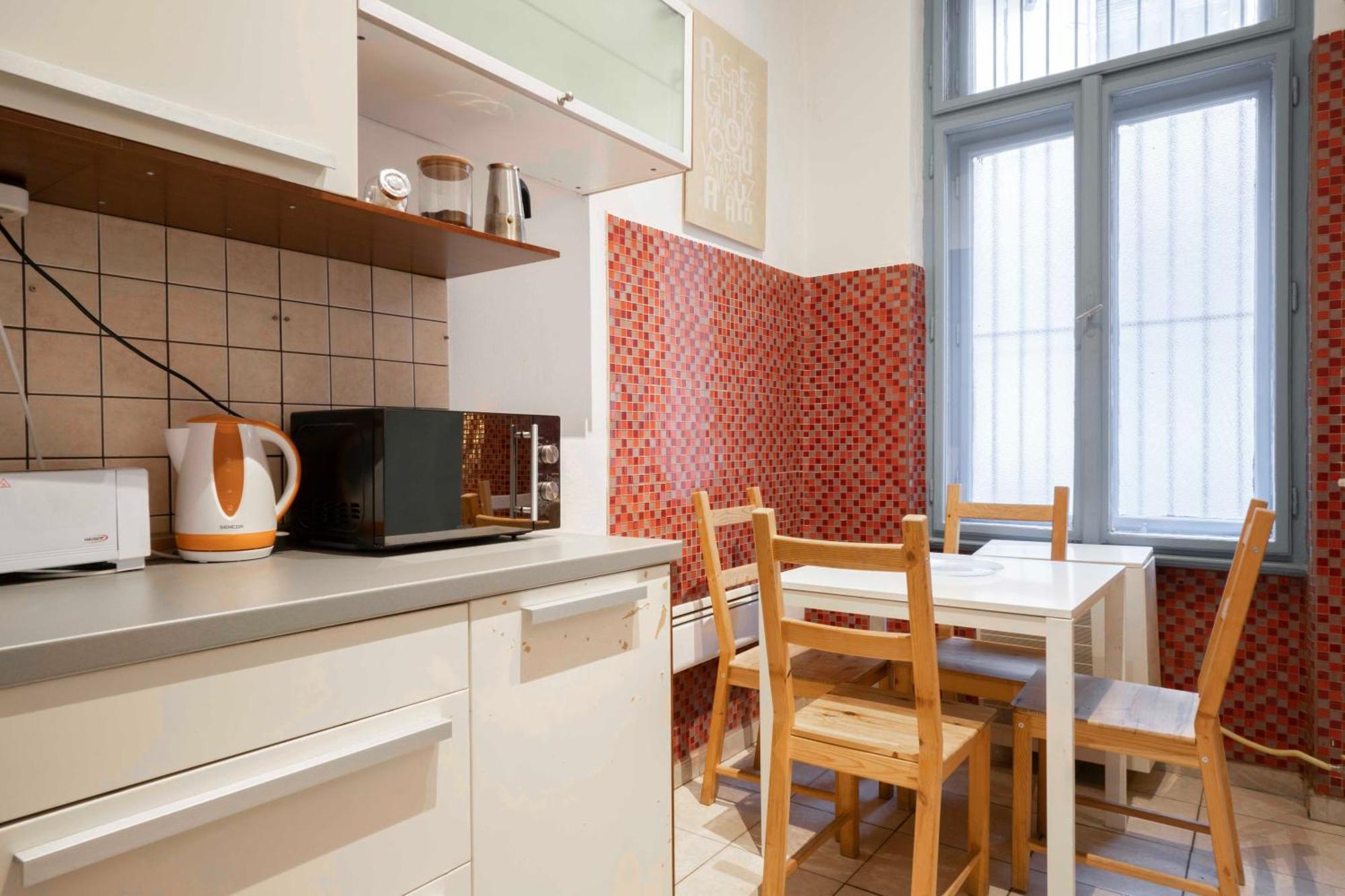 Quiet Cozy Apartment In Party Street E1 Budapeste Exterior foto